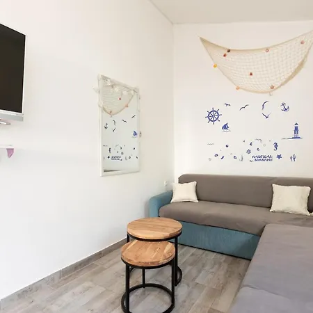 House Lora Risika