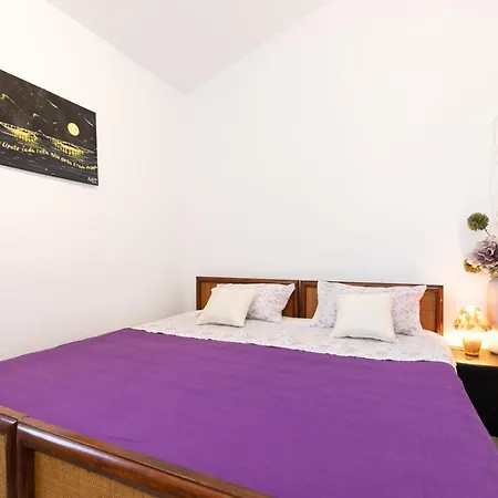 Holiday home House Lora *